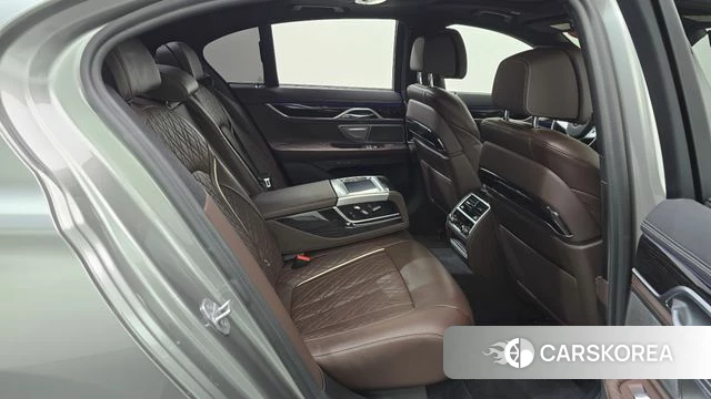 BMW 7 Series (G11) 2020 Серебристо-серый из Кореи, фото 3