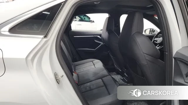 Audi A3 (8Y) 2023 Белый из Кореи, фото 3