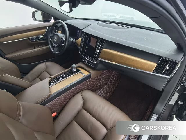 Volvo S90 2022 Темно-серый из Китая, фото 3