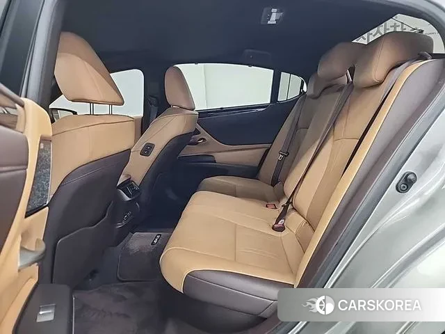 Lexus ES300h 7th generation 2020 Песочный из Кореи, фото 3