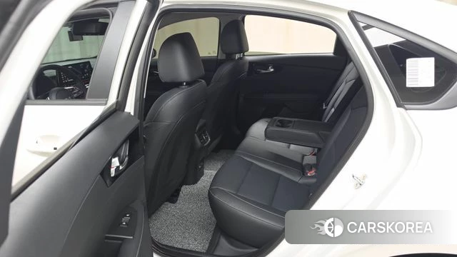 Kia The New K3 2nd generation 2024 Белый из Кореи, фото 3