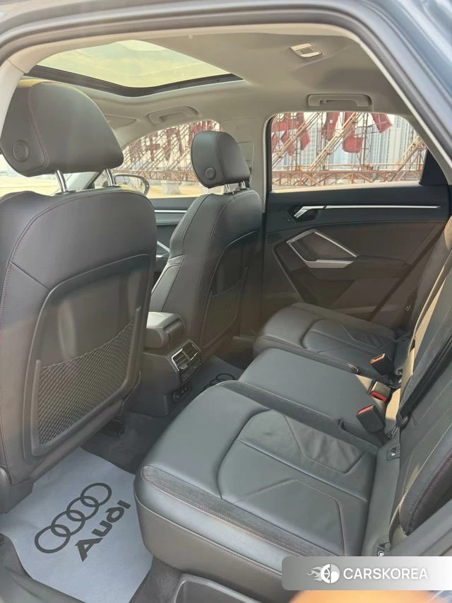 Audi Q3 Sportback 2022 Темно-серый из Китая, фото 3