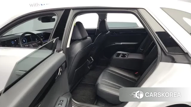 Hyundai Grandeur Hybrid (GN7) 2023 Белый из Кореи, фото 3