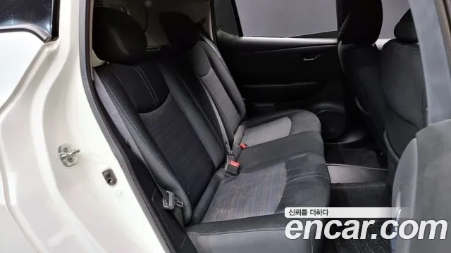 Nissan Leaf (ZE1) 2019 Белый из Кореи, фото 3