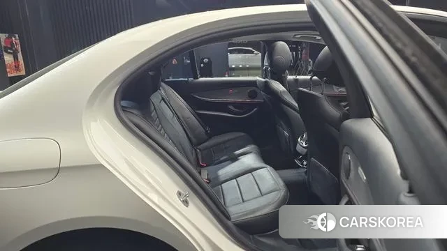 Mercedes-Benz E-Class W213 2018 Белый из Кореи, фото 3