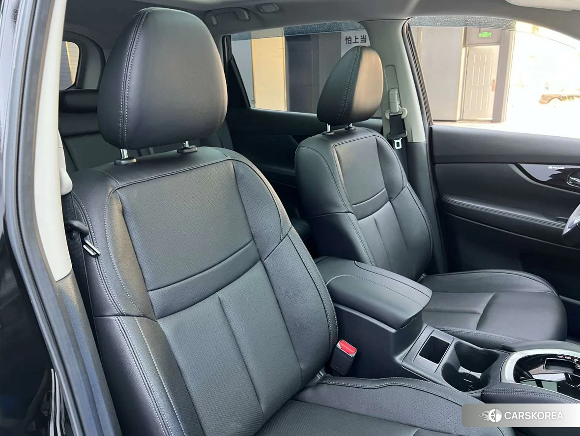 Nissan Qijun 2023 Черный из Китая, фото 3