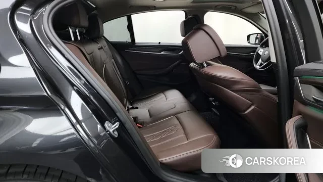 BMW 5 Series (G30) 2022 Серый из Кореи, фото 3