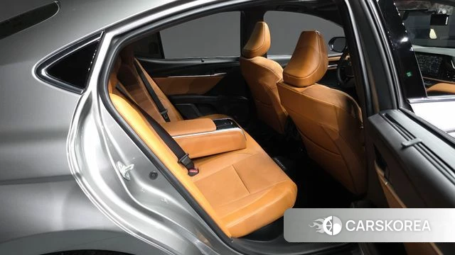 Toyota Camry (XV80) 2025 Серый из Кореи, фото 3