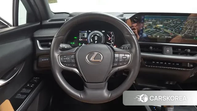 Lexus UX250h 2023 Белый из Кореи, фото 3