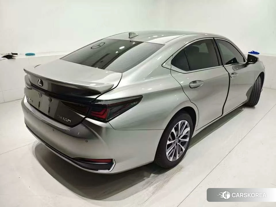 Lexus ES 2024 Шампань из Китая, фото 3