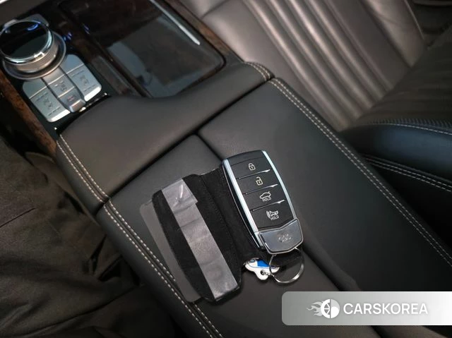Genesis G90 2021 Черный из Кореи, фото 3