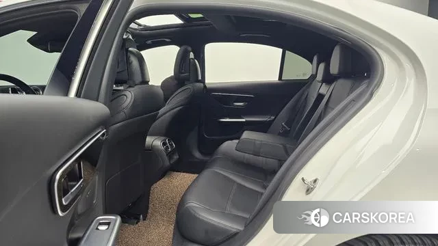 Mercedes-Benz C-Class W206 2022 Белый из Кореи, фото 3