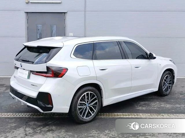 BMW iX1 2025 Белый из Китая, фото 3