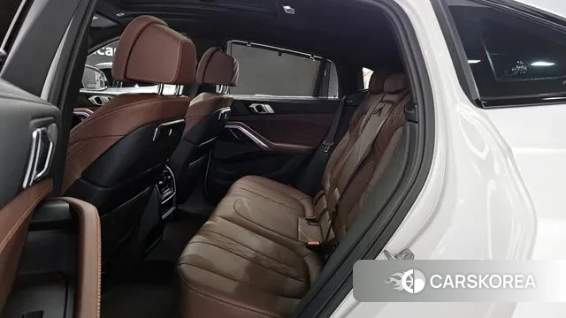 BMW X6 (G06) 2024 Белый из Кореи, фото 3