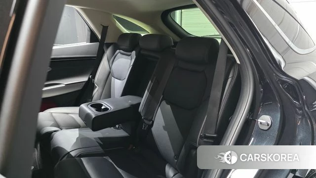 Genesis GV70 2023 Черный из Кореи, фото 3