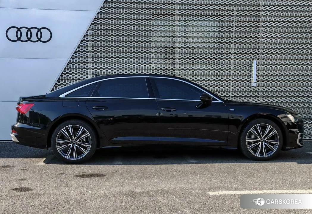 Audi A6L 2023 Черный из Китая, фото 3