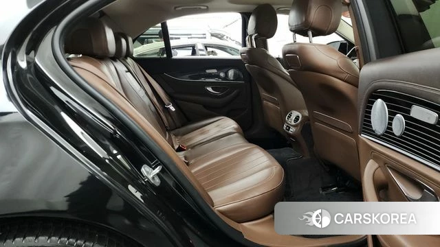 Mercedes-Benz E-Class W213 2018 Черный из Кореи, фото 3