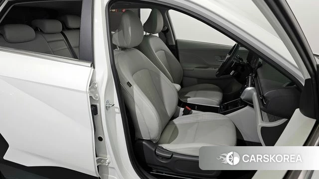 Hyundai Kona (SX2) 2023 Белый из Кореи, фото 3