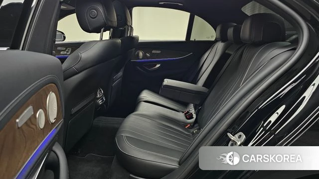 Mercedes-Benz E-Class W213 2023 Черный из Кореи, фото 3
