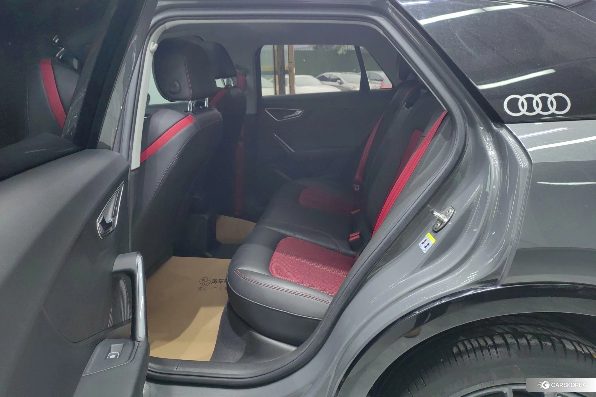 Audi Q2L 2020 Темно-серый из Китая, фото 3