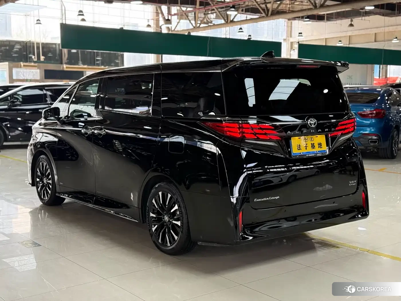 Toyota Elfa 2023 Черный из Китая, фото 3