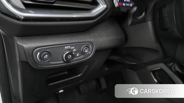 Chevrolet (GM Daewoo) Trailblazer 2022 Белый из Кореи, фото 3