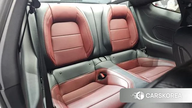 Ford Mustang 7th Generation 2024 Белый из Кореи, фото 3