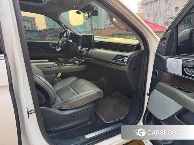 Lincoln Navigator 4th generation 2023 Белый из Кореи, фото 3