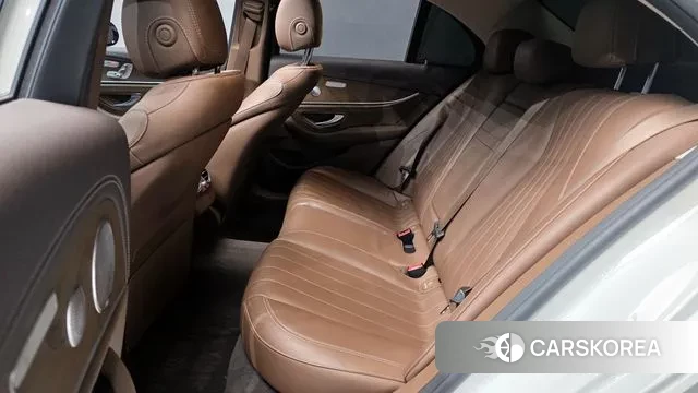 Mercedes-Benz E-Class W213 2018 Белый из Кореи, фото 3