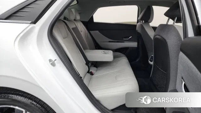 Hyundai Avante Hybrid (CN7) 2021 Белый из Кореи, фото 3