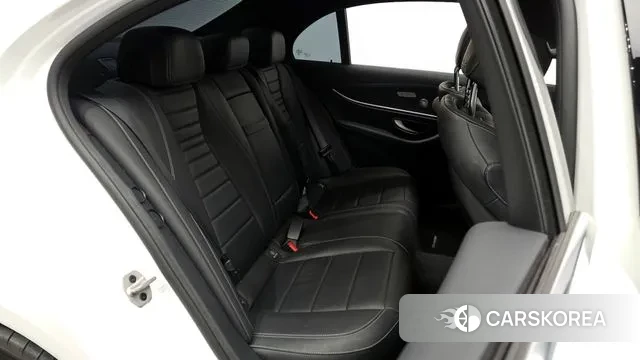 Mercedes-Benz E-Class W213 2022 Белый из Кореи, фото 3