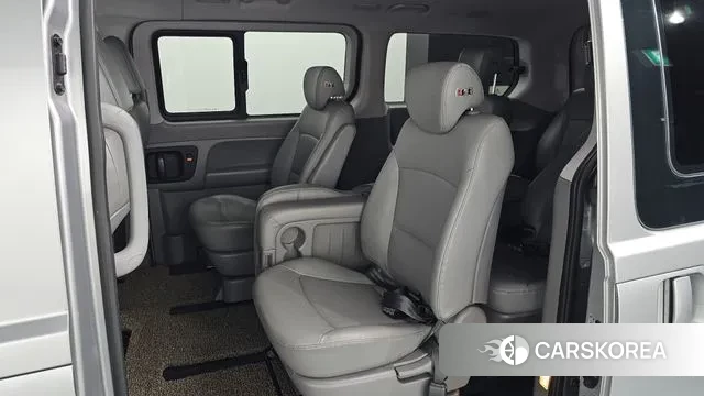 Hyundai The New Grand Starex 2019 Серебристо-серый из Кореи, фото 3