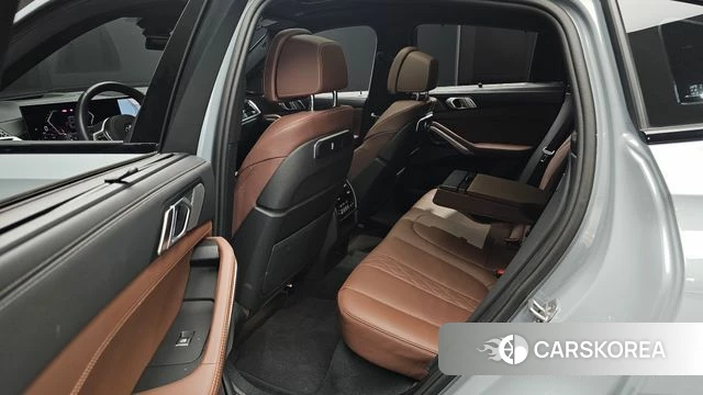 BMW X6 (G06) 2025 Серебристо-серый из Кореи, фото 3