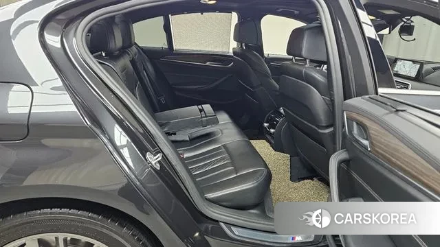 BMW 5 Series (G30) 2018 Серый из Кореи, фото 3