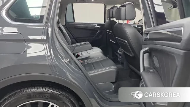 Volkswagen Tiguan second Generation 2018 Серый из Кореи, фото 3