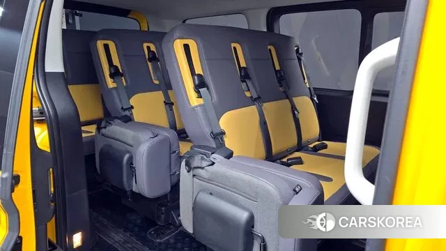 Hyundai Staria 2022 Желтый из Кореи, фото 3