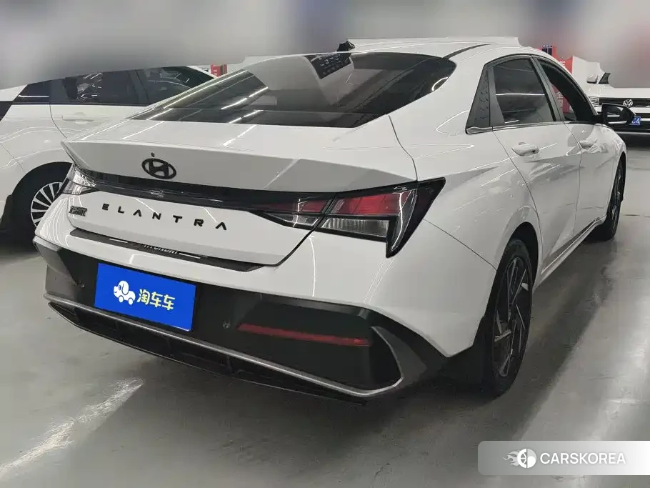 Hyundai Elantra 2024 Белый из Китая, фото 3