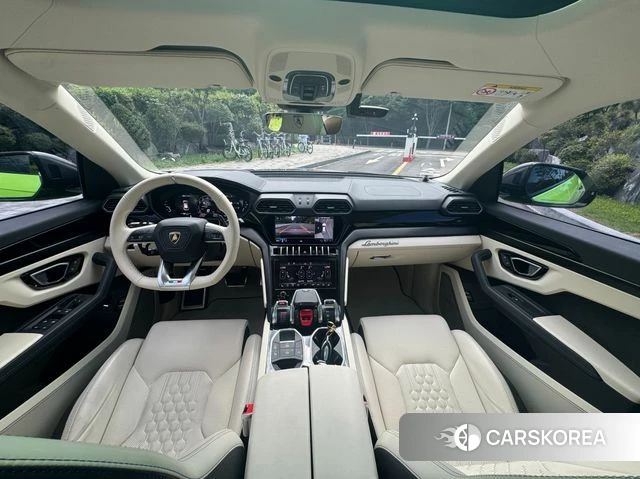 Lamborghini Urus 2023 Белый из Кореи, фото 3