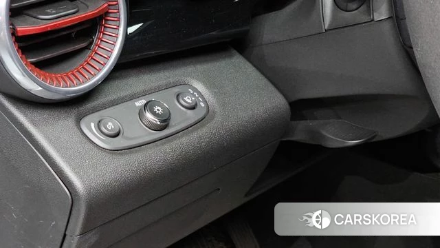 Chevrolet (GM Daewoo) Trax Crossover 2023 Белый из Кореи, фото 3