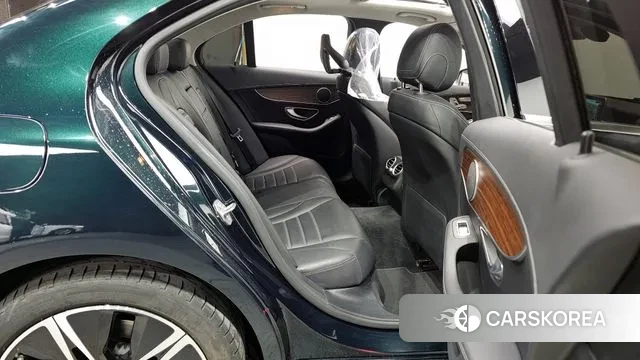 Mercedes-Benz C-Class W205 2019 Темно-зеленый из Кореи, фото 3