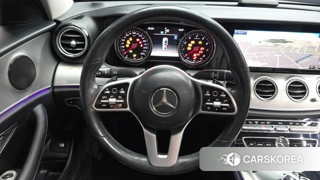 Mercedes-Benz E-Class W213 2018 Серебряный из Кореи, фото 3