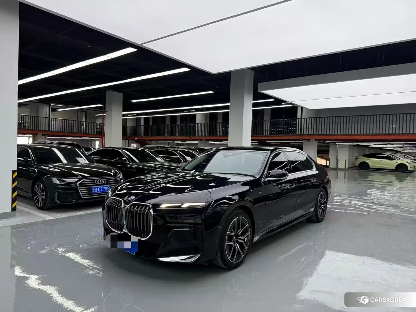 BMW 7 series 2023 Черный из Китая, фото 3