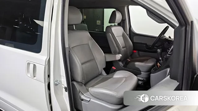 Hyundai The New Grand Starex 2021 Белый из Кореи, фото 3