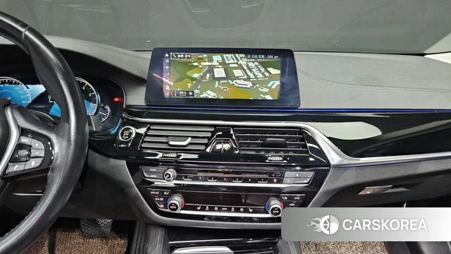 BMW 5 Series (G30) 2018 Белый из Кореи, фото 3