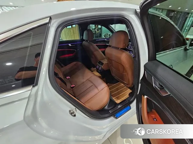 Audi A6 (C8) 2021 Белый из Кореи, фото 3