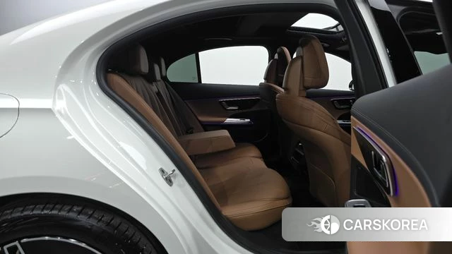 Mercedes-Benz E-Class W214 2025 Белый из Кореи, фото 3