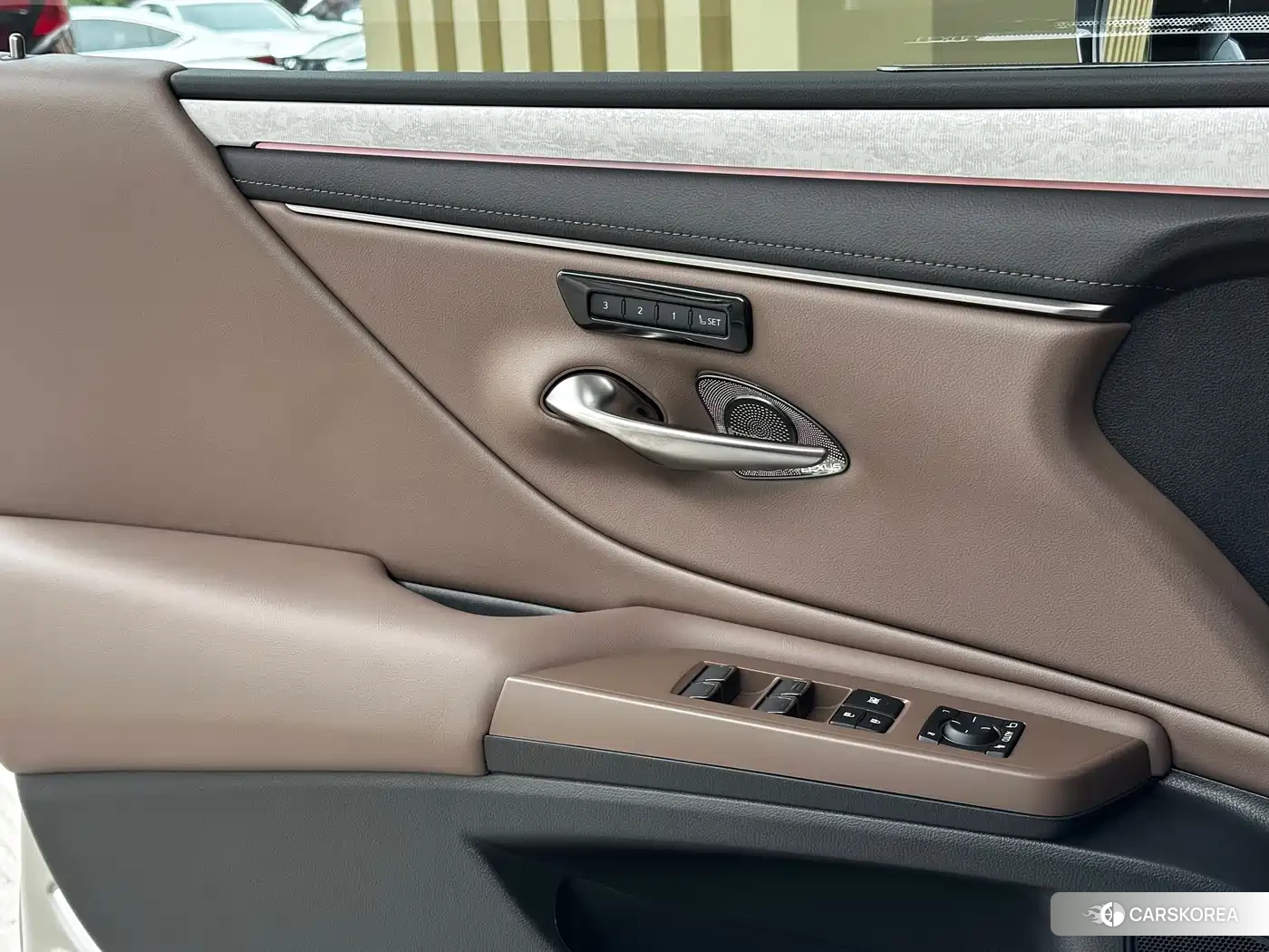 Lexus ES 2025 Silver/gray из Китая, фото 3