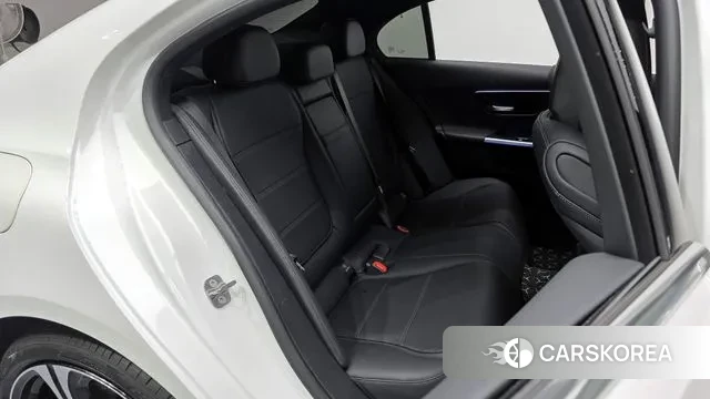 Mercedes-Benz C-Class W206 2023 Белый из Кореи, фото 3