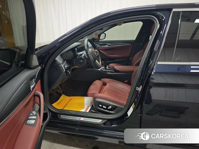 BMW 5 series PHEV 2021 Черный из Китая, фото 3