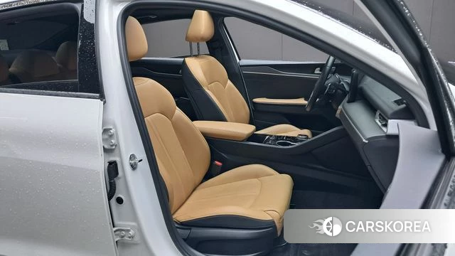 Kia K5 3rd generation 2023 Белый из Кореи, фото 3
